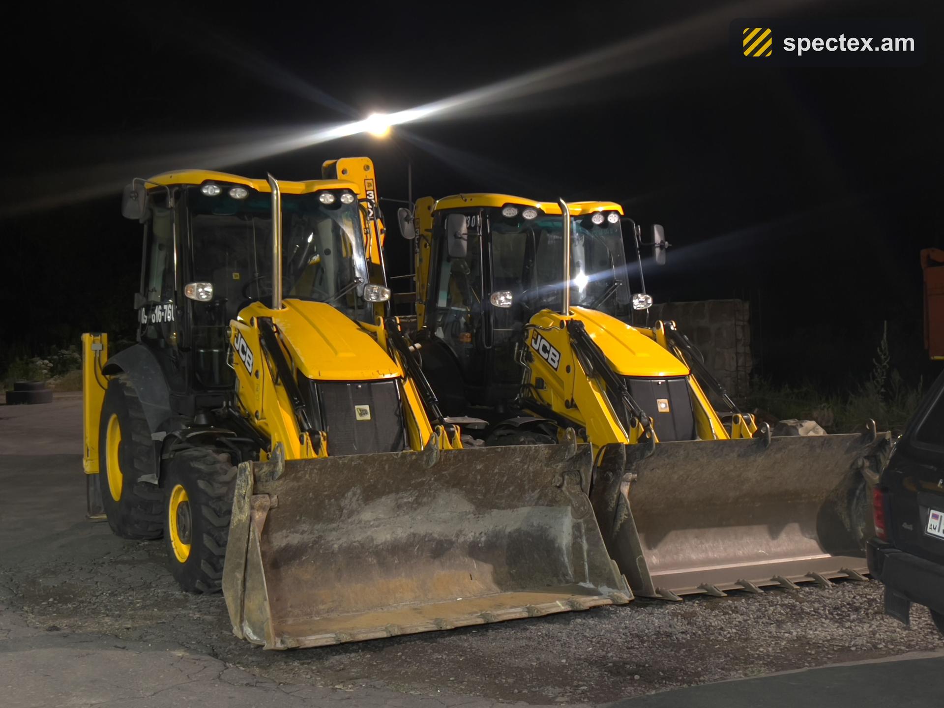 JCB 3CX (2023)