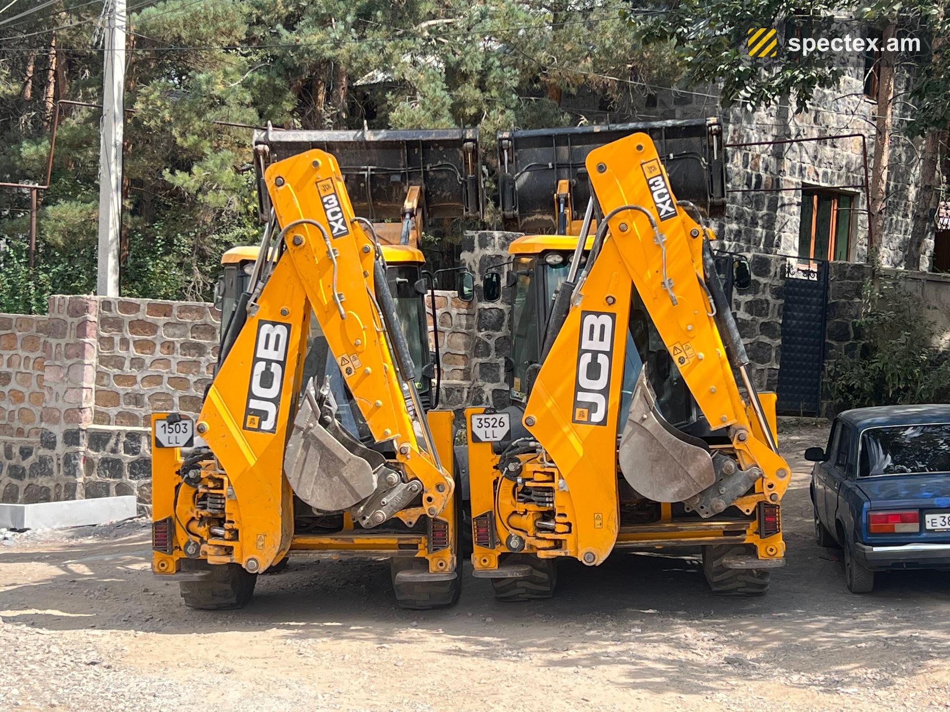 JCB 3CX (2023)