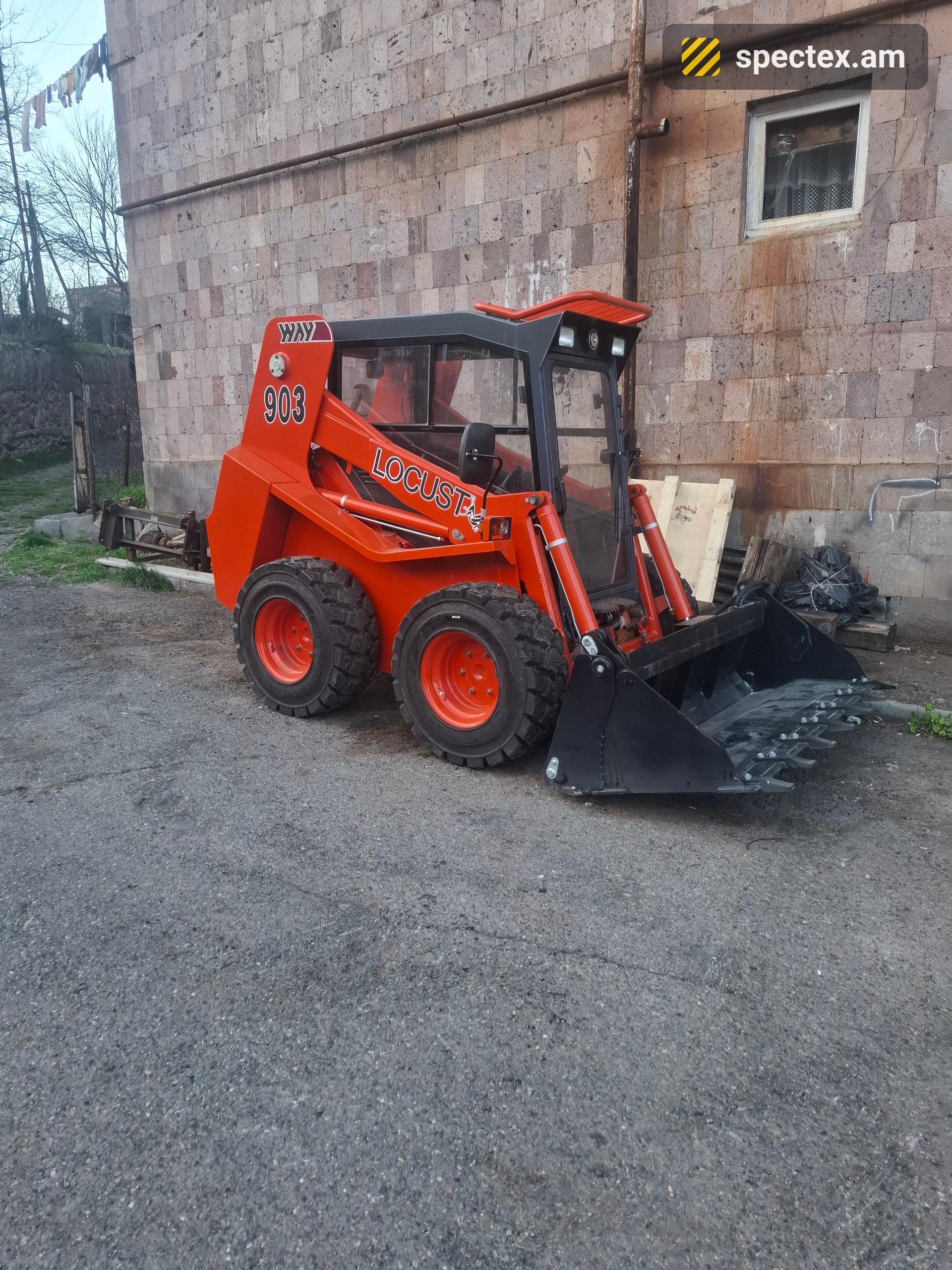 Locust L903