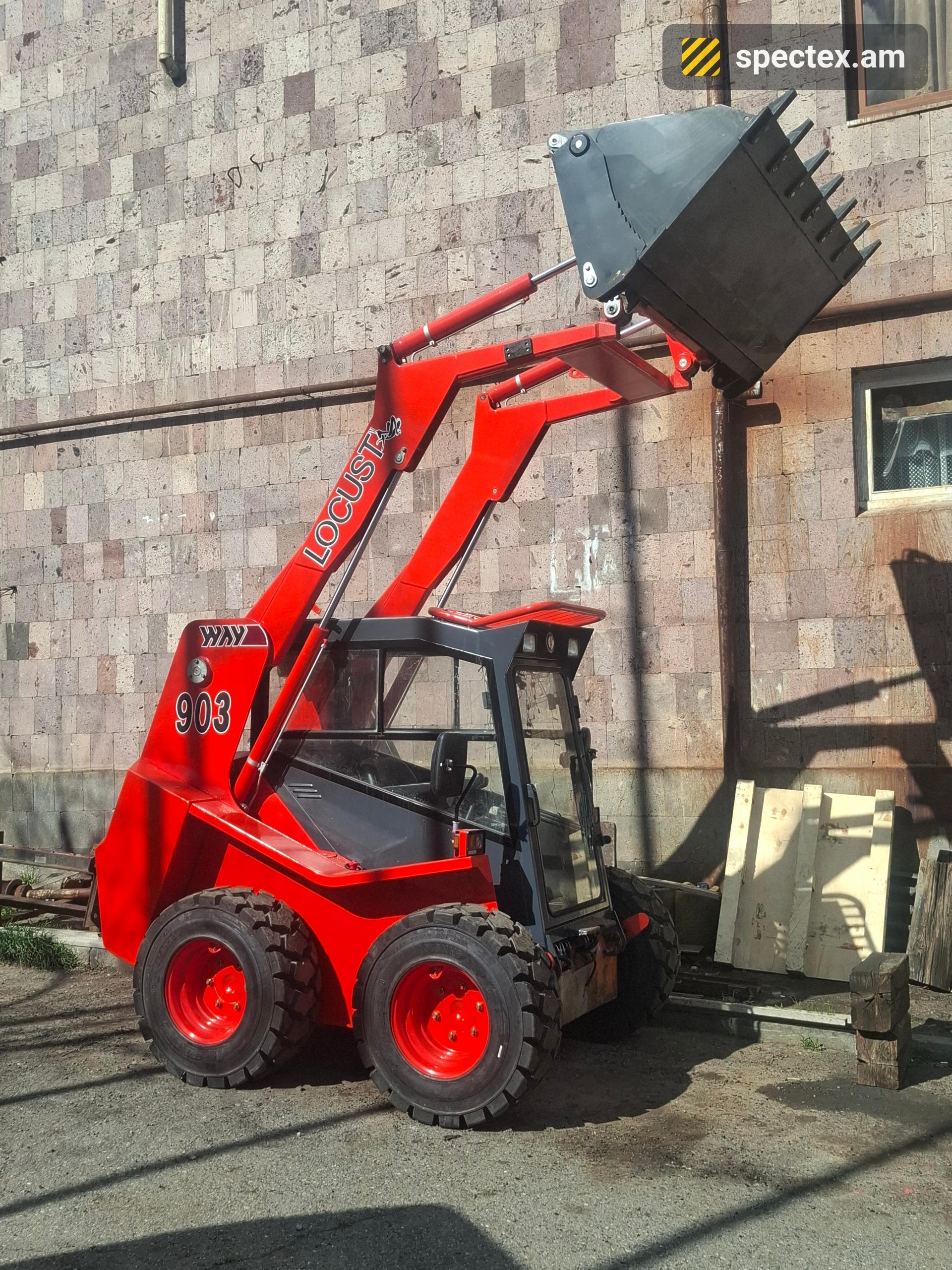 Locust L903