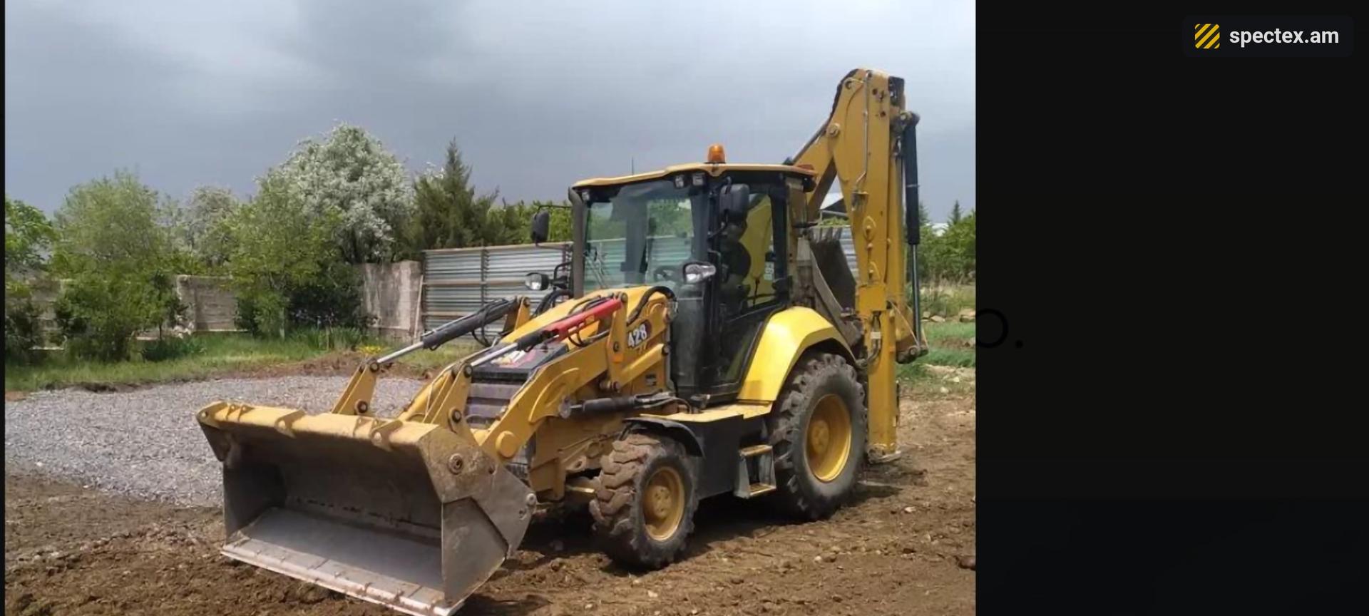 Caterpillar 428 (2023)