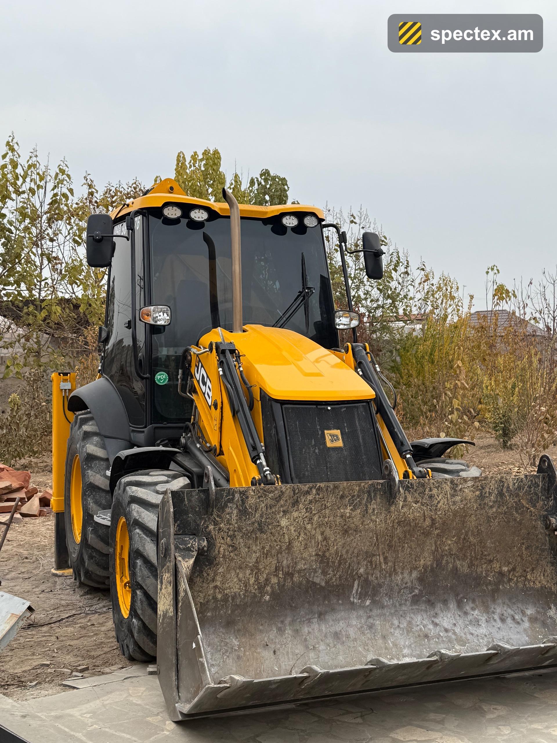 JCB 3CX (2024)