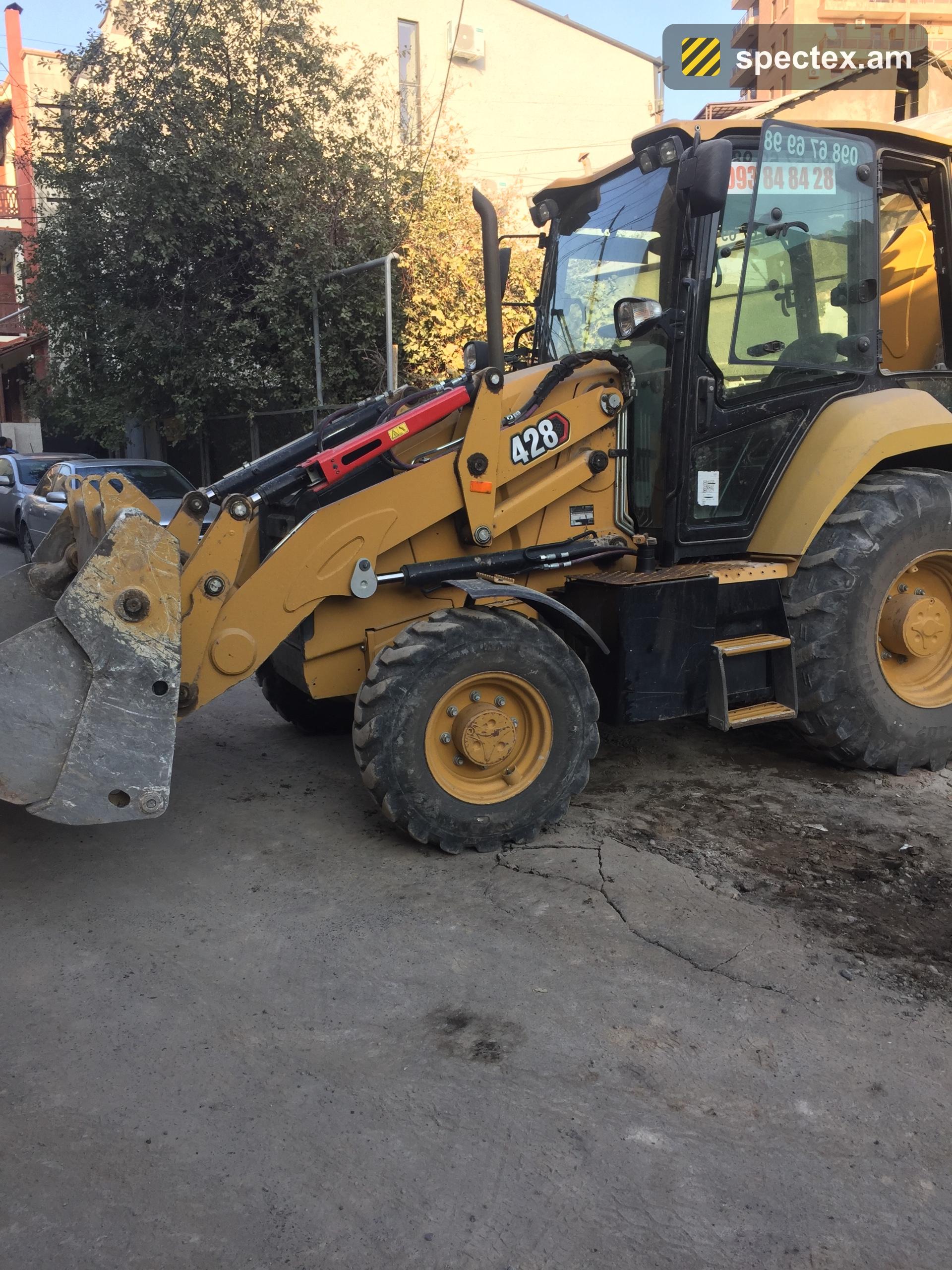 Cat Cat 428 F2 (2025)