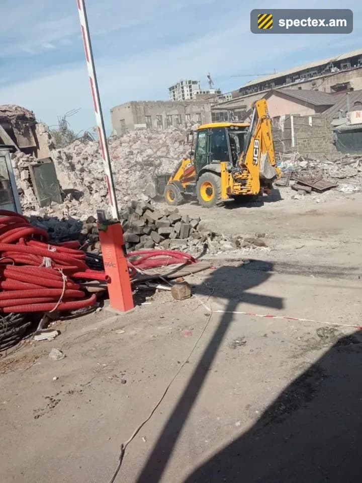 JCB (2013)