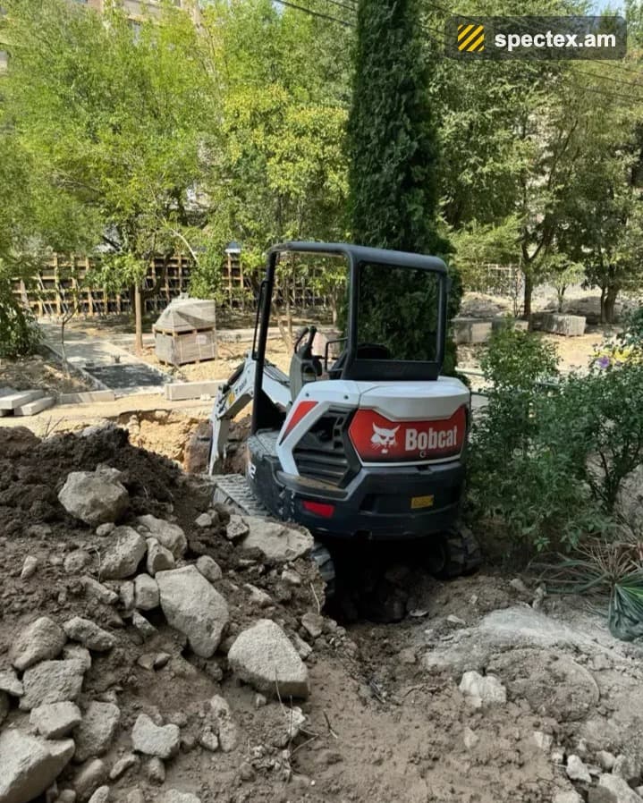 Bobcat E32i