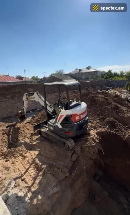 Bobcat E32i