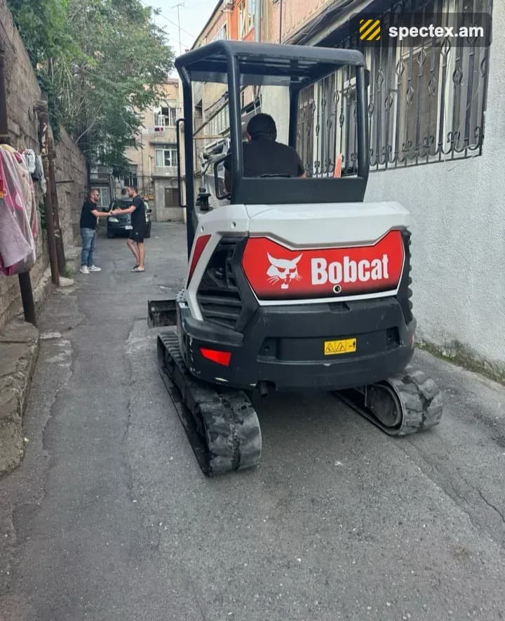 Bobcat E32i