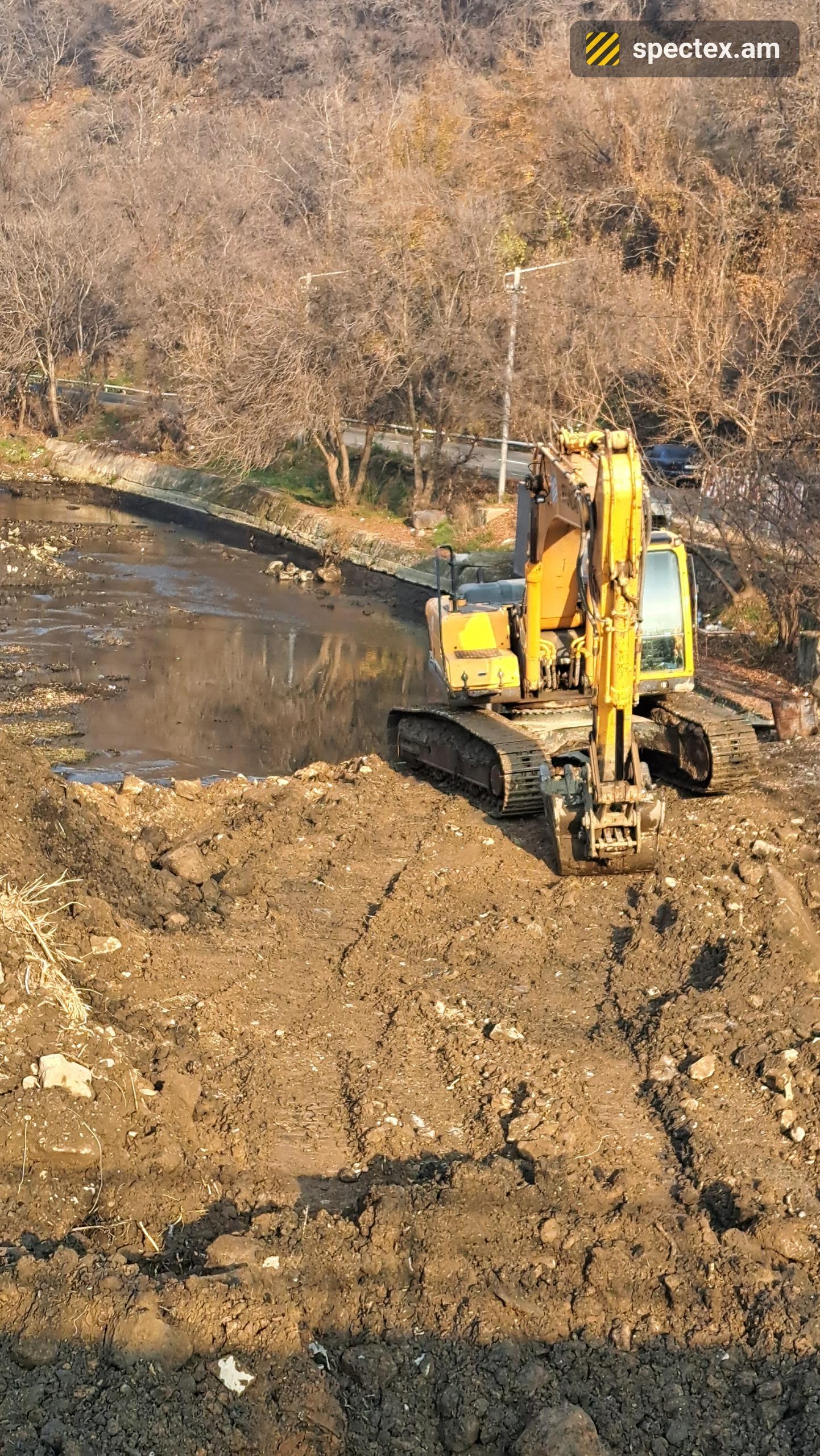 Hyundai 290 (2013)
