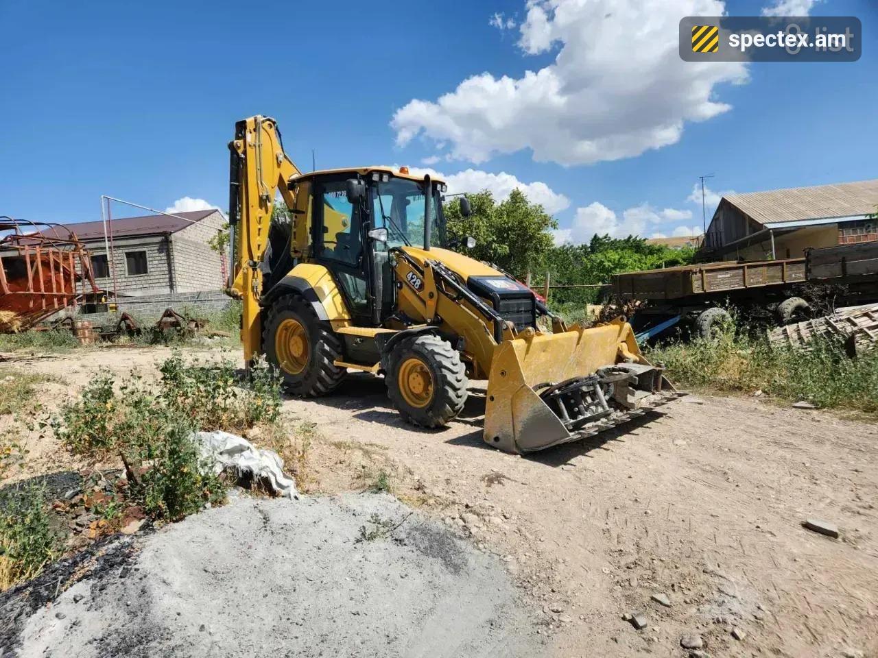 Caterpillar 428-07 (2023)