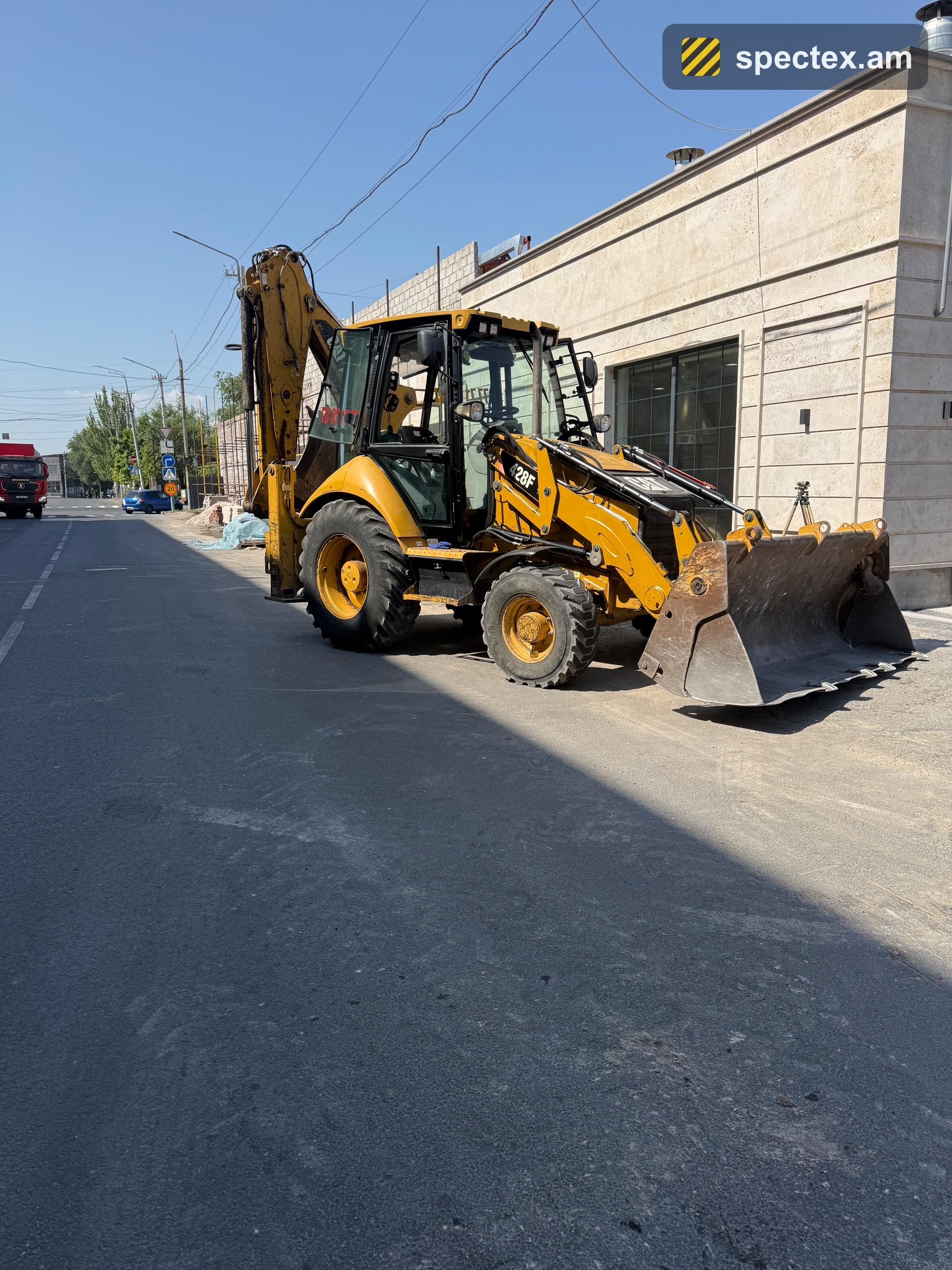 Cat 428f (2025)