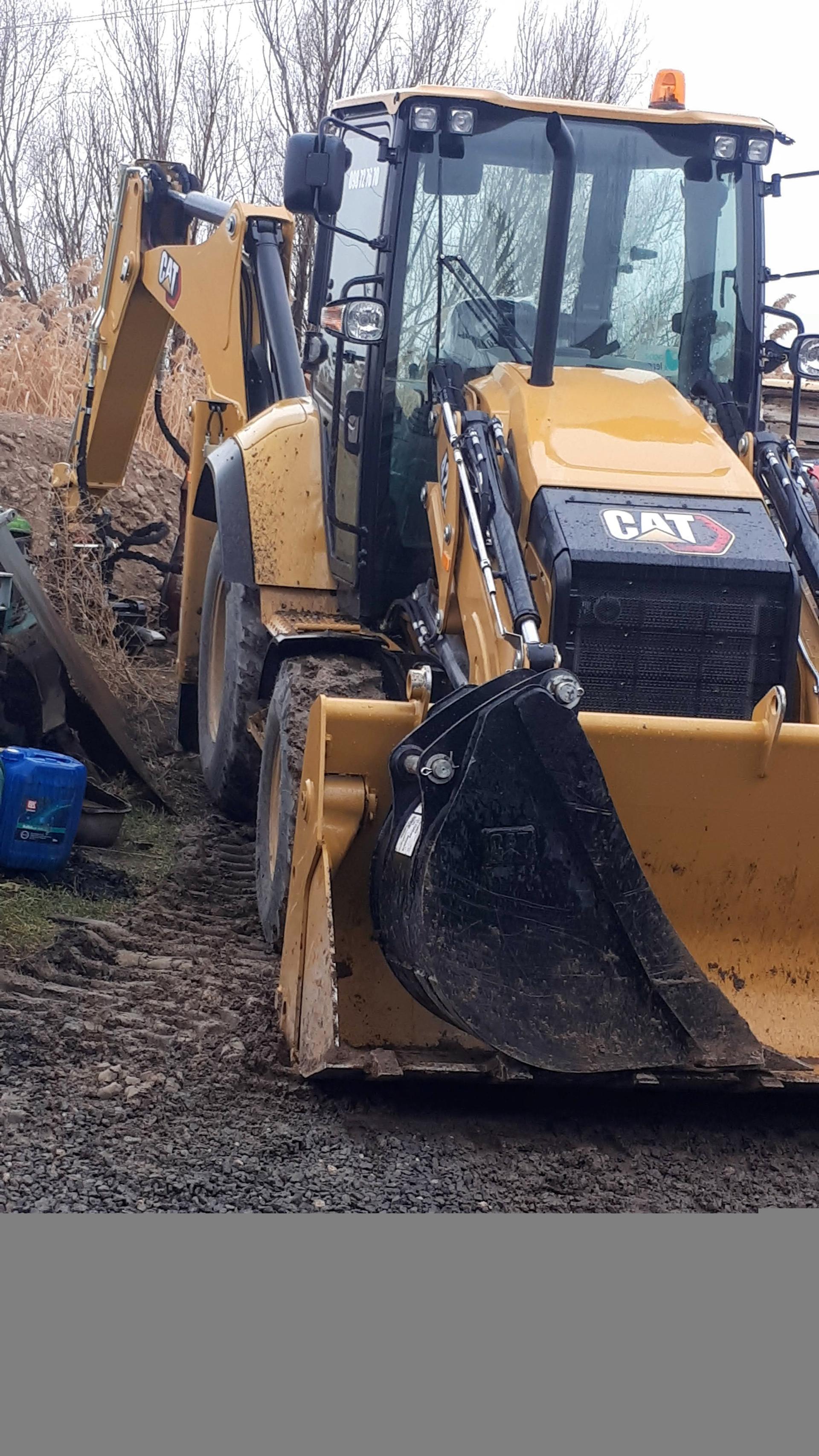 Caterpillar 428 (2023)
